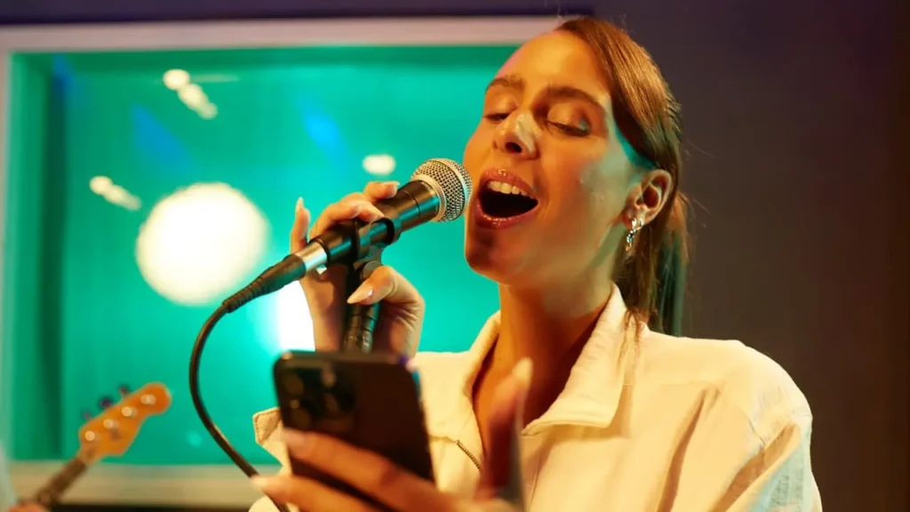 Cante karaokê no celular e surpreenda-se!