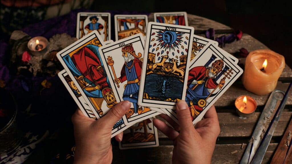 Tarot: Decifre os Segredos Místicos