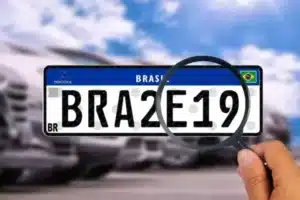 Consulta de Placas Instantânea no Celular